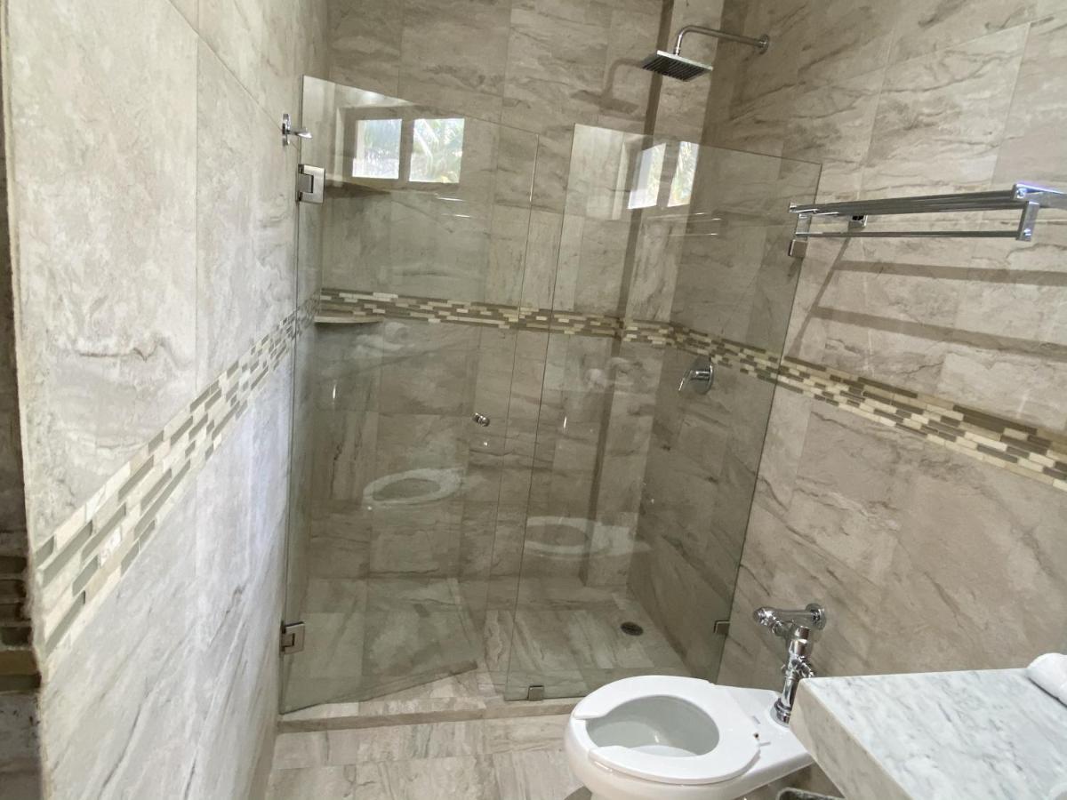 Cuxos Hotel Beachfront Исла-Мухерес Экстерьер фото