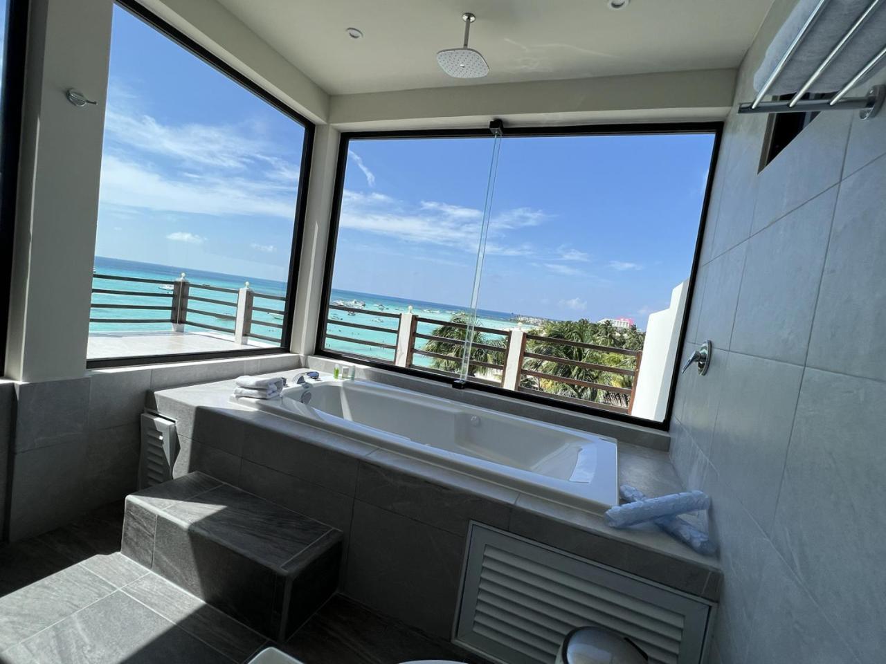 Cuxos Hotel Beachfront Исла-Мухерес Экстерьер фото