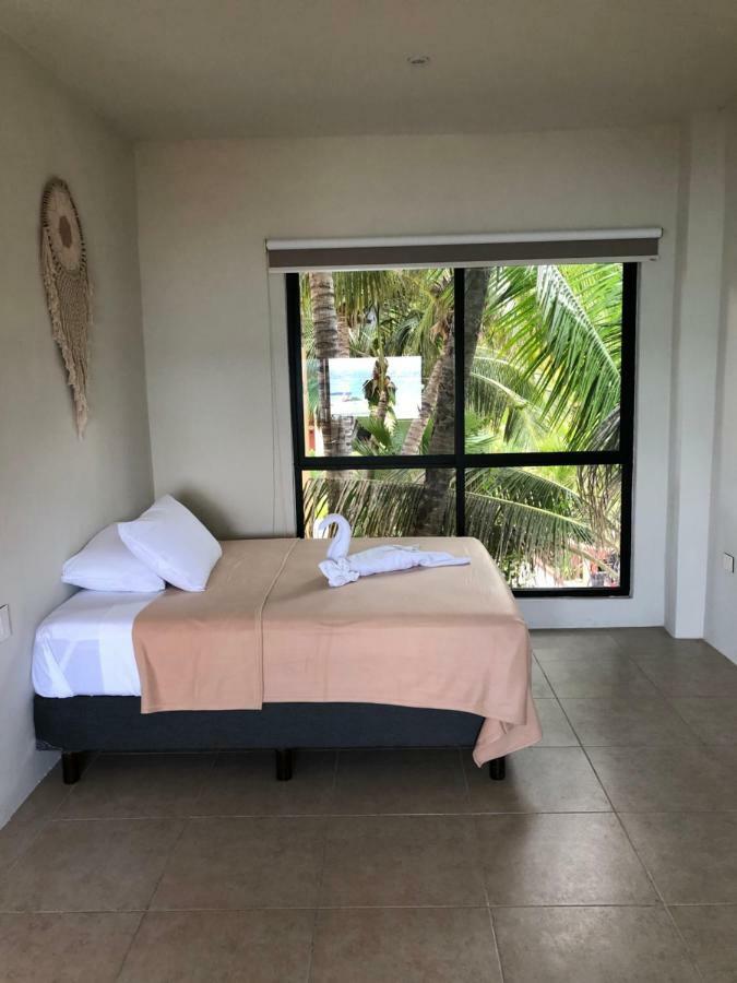 Cuxos Hotel Beachfront Исла-Мухерес Экстерьер фото